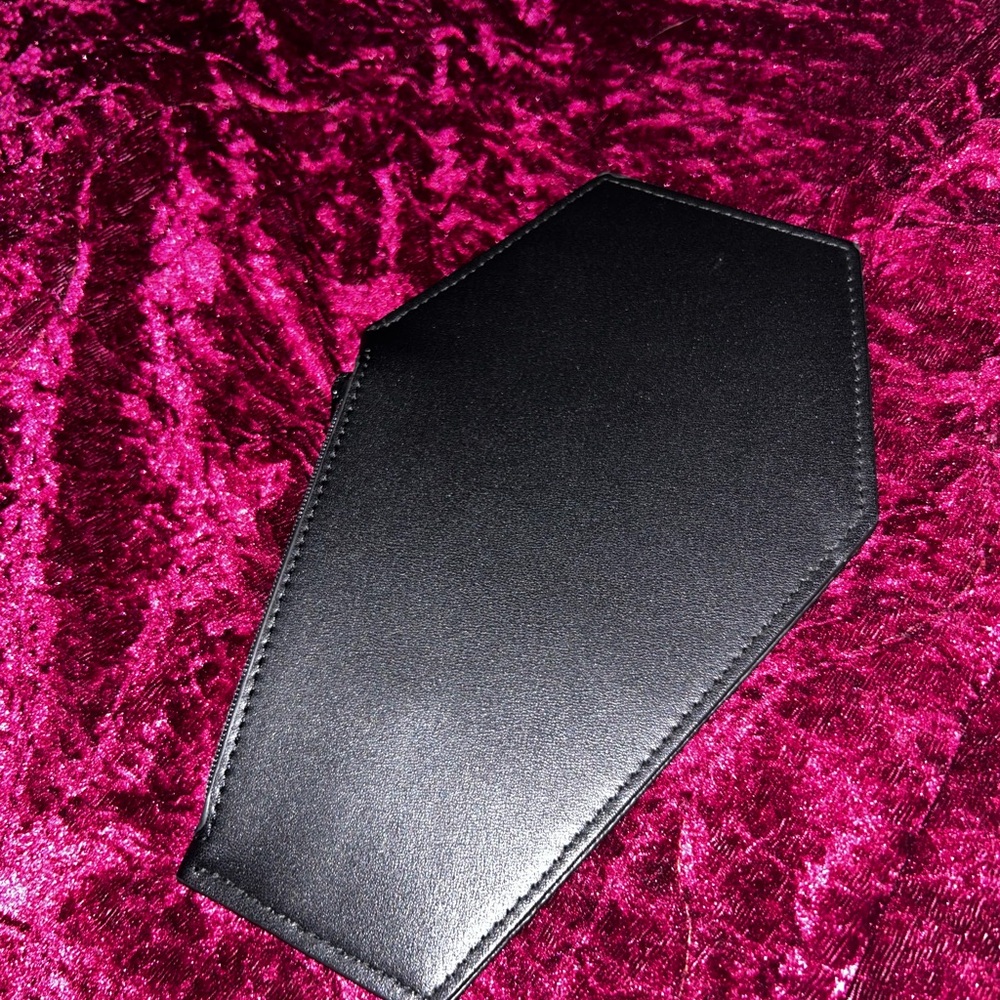 Coffin clutch